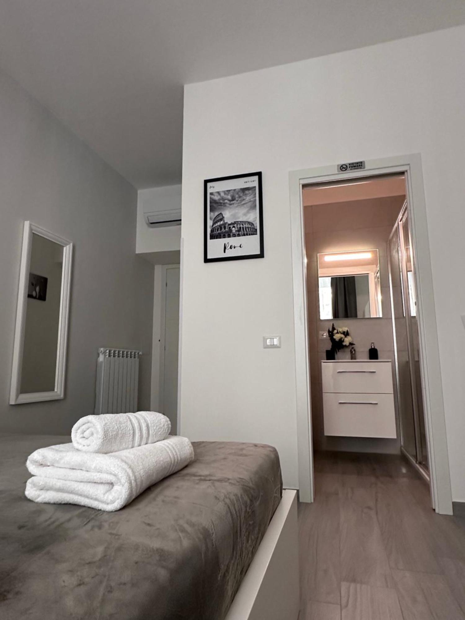 Roma Centro Softrooms Guest House Affittacamere Dış mekan fotoğraf
